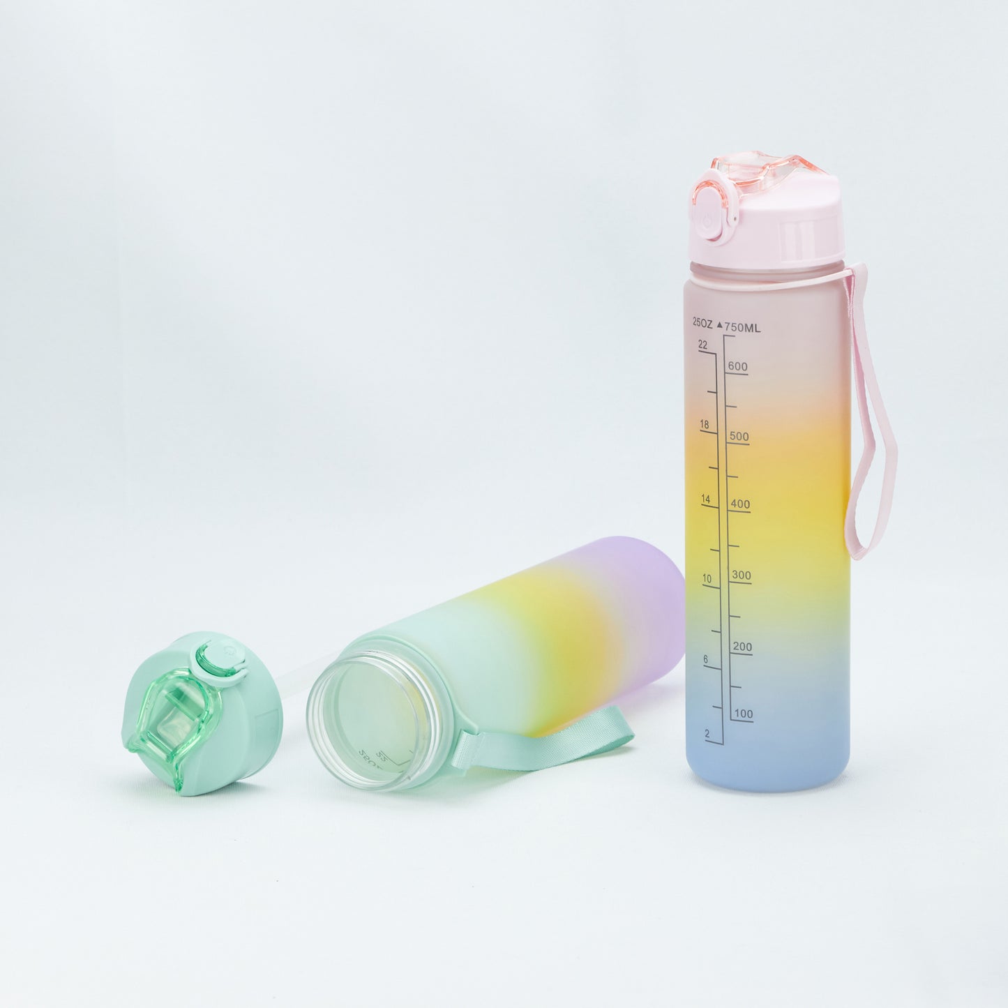 700ml Plastic Bottle with Screw Lip Sports Water Bottle Reusable Water Bottles Leakproof Colorful Spray Painting Bottle