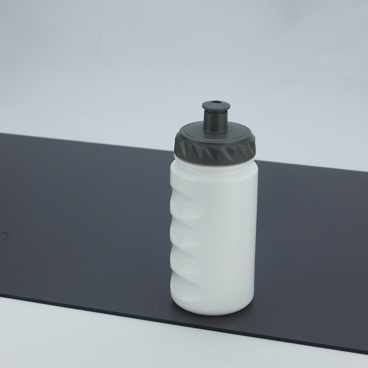 500ml Sports Bottle Squeeze Water Bottles Leakproof Sports Water Bottle with Quick-Shot Lid Quick & Easy Hydration Gym Bottle